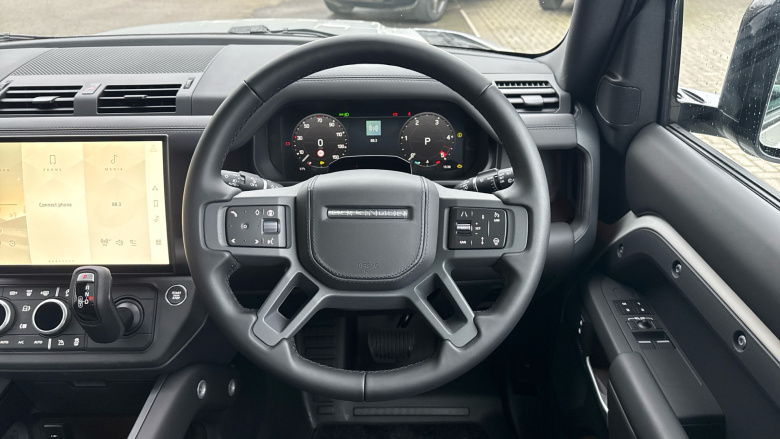 Land Rover Defender 3.0 D350 X-Dynamic HSE 90 3dr Auto Diesel Estate